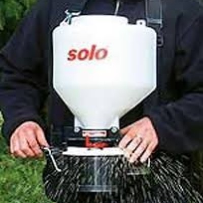 Rozsiewacz nawozów granulowanych - granulator Solo 421