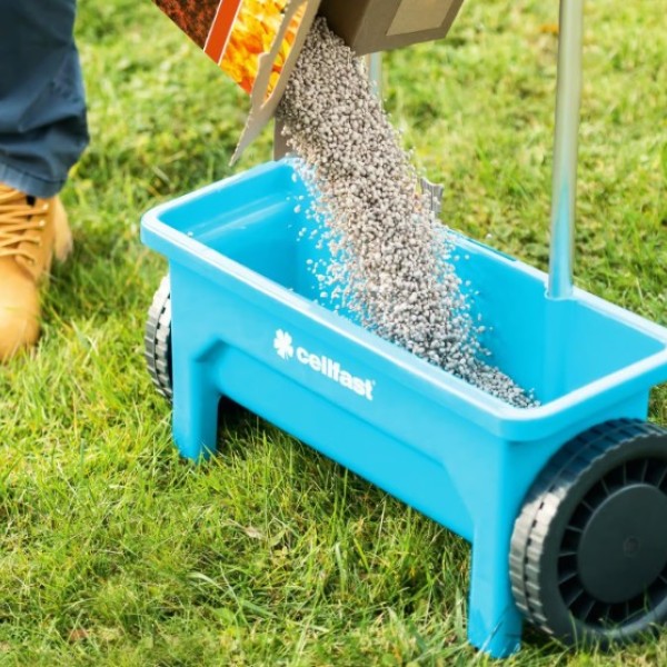 Siewnik na kółkach 12l  Celfast 